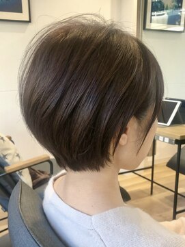 ムルチュラ(muruchura) 女性らしさは残したままのクールショート 小顔ボブ 神山賢司