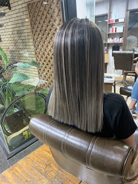 ラフ 難波店(LAFF) #黒髪#ボブルフ#ネビージュ#小顔#ワンレン