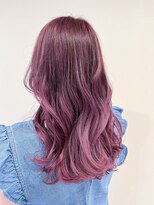 ブカブク(BUKA BUKU)&nbsp;セミロング　ブリーチ　グラデーションカラー　ピンクパープル