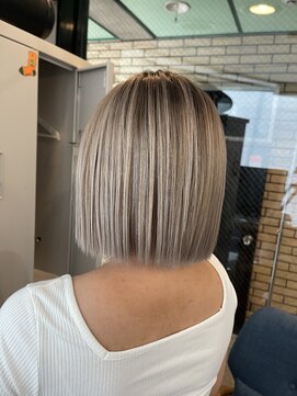 ラフ 難波店(LAFF) #黒髪#ボブルフ#ネビージュ#小顔#ワンレン