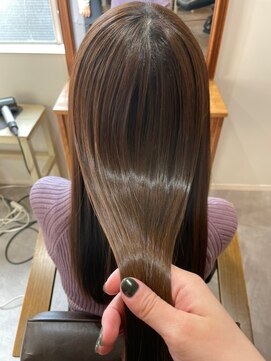 リラ バイ クオーレ(LIRA by CUORE) ナチュラルストレート