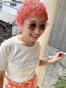 フィン(fin,) ショートパーマ/ブリーチ/ダブルカラー/スパイラルパーマ