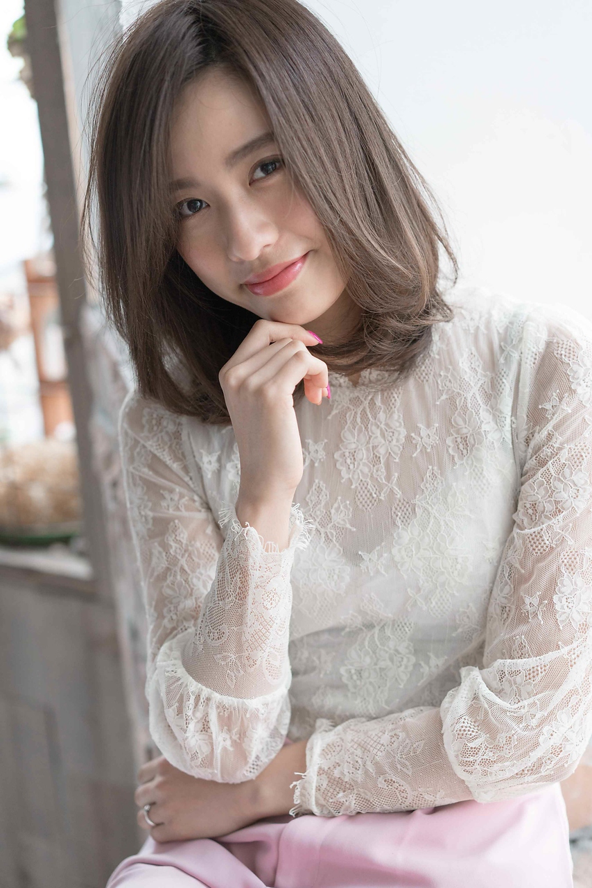 レイ(ray.)&nbsp;☆くびレイヤーエモージュデザインカラーシルキーベージュミディ