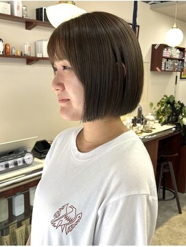 ルックアット(Look at) 【Lookat】20代30代40代 ボブ オリーブベージュ