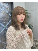 オリーブベージュ前髪カットミディアムケアカラーブリーチなし