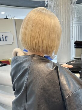 エアー 青山(AIR) ハイトーンカラーブロンドベージュボブ