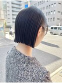 20代30代透明感暗髪アッシュブルーグレージュ丸みボブ