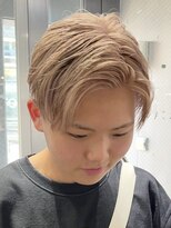 サイドパート　ミルクティーベージュ　メンズカジュアル