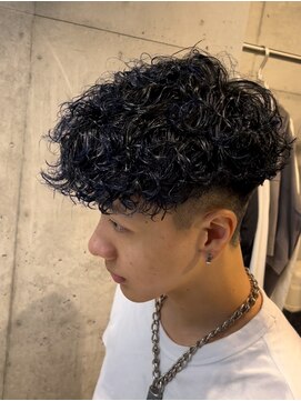 リベルテ グリット(Liberte Grit) 10代20代スペインカールツーブロックフェードモテ髪メンズパーマ