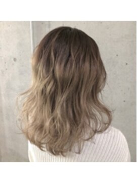 アライブ キチジョウジ(ALIVE Kichijoji) 【ALIVE吉祥寺】ミルクティーベージュグラデーションカラー