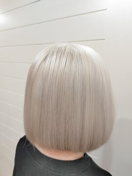 ナイン(N INE.) AUTHENTIC WHITE