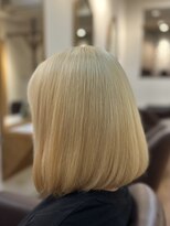 フリージア(freesia)&nbsp;ショートボブ/ツヤ髪スタイル/ハイトーン