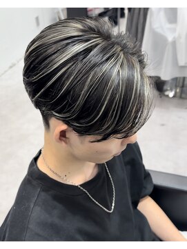 リベル(LIBER) ホワイトハイライトメッシュ/外国人風/センターパート/八王子駅