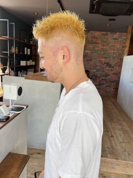 ウェイズ(WAYS) 金髪ベリーショートスタイル