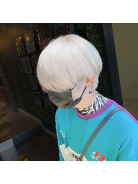 ジルバイジゼル(JILL by GiseL) 中世ウルフ/メンズウルフ/ハイトーン/ダブルカラー/ホワイト