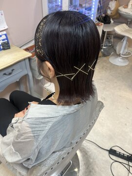 プーペ(pupe) 外はねヘア