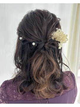 サクララ(Sakura la) ハーフアップ/お呼ばれヘア/参列ヘア/二次会ヘア/ミディアム