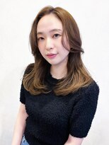 ローランド(Rowland)&nbsp;ミディアムレイヤー / 顔周りカット / オリーブベージュ