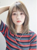 ミディアムレイヤーくびれミルクティーベージュ表参道