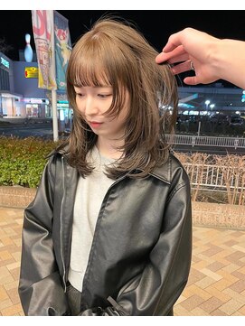 スプリング ウシワカマル(SPRING@ushiwakamaru) ・オリーブベージュ×レイヤーカット