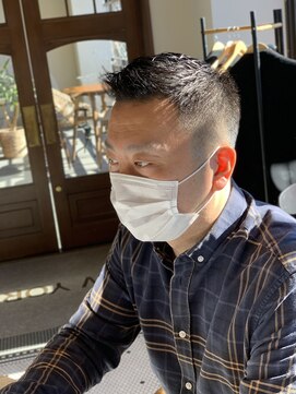 リバレッジ 広尾(Leverage) 大人のフェードサイドグラデーションアップバングスタイル