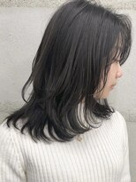 フォンズ(FONS)&nbsp;大人可愛いくびれミディ　ミディアムレイヤー　ダークグレージュ