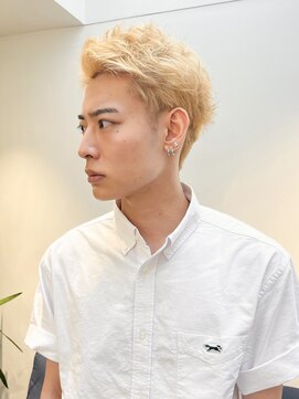 トレス(TRESS) スパイキーショート ブリーチ ホワイトベージュ 原宿 表参道