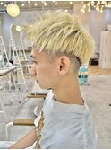 刈り上げツーブロックフェード風ハイトーンアップバング