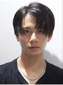 ナチュラルセンターパート黒髪韓流ツーブロックアップバング