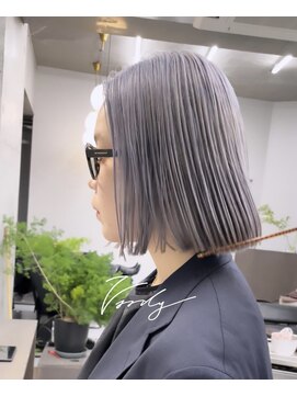 ヴァーディ オモテサンドウ(Vardy omotesando) シルバーボブ/グレージュ/ダブルカラー/ハイトーンボブ/アッシュ