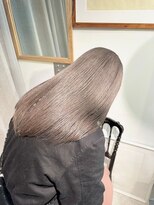 マニア(mania.) ラベンダーグレージュミルクティーくすみカラーダブルカラー艶髪