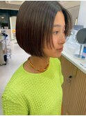 ミニボブ◎センターパートレイヤーカットチャコールグレー本厚木