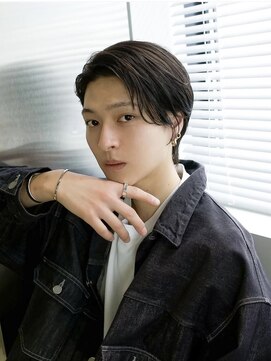 ロウ 銀座(RAW) 襟足残しセンターパート