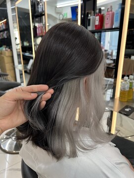 ラピス 渋谷本店(Lapis) インナーカラー/ホワイトシルバー/ボブレイヤーカット/髪質改善