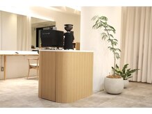 セラ(Cela)の雰囲気(カフェのような店内でリラックスした時間をお過ごしください)