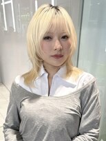 ノラ シンディ(NORA CYNDY)&nbsp;ブリーチハイトーンカラーブロンドレイヤーカットハッシュカット