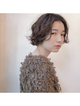 マッシュ 北堀江(MASHU) センターパートの大人ボブ 佐伯