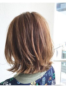 フラット(FLAT) 外ハネ×オレンジ