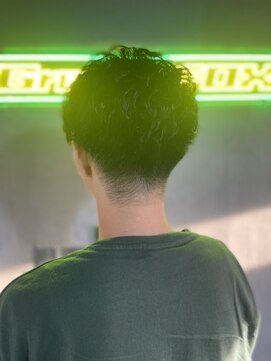 グリーディーフォックス 代々木(Greedy FOX) かき上げヘア/サイドパート/韓国マッシュ/フェードカット/代々木