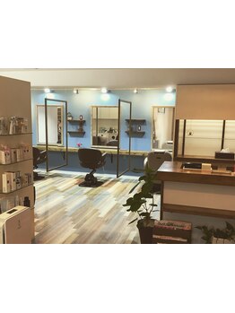 小型サロンならではの心地いい距離感や細やかな心配りが◎何度も足を運びたくなる程のアットホームサロン! 