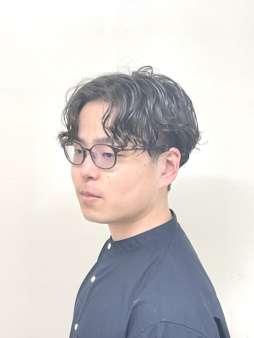 緩め/スパイラルパーマ/縦落ち/センターパート/20代/30代/40代