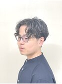 緩め/スパイラルパーマ/縦落ち/センターパート/20代/30代/40代