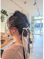 トキ(toki)&nbsp;編み込みツインテールのヘアセット