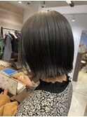 切りっぱなしボブ ブルーブラック