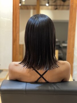 フリー(Free) ぱっつん前髪切りっぱなしボブ【平塚・茅ヶ崎・秦野・二宮】