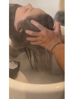 ヘアー メイク チェンバース(Hair make Chambers)の写真/【癒されたい方】夢シャンプーでの癒しのひと時をご提供しております。