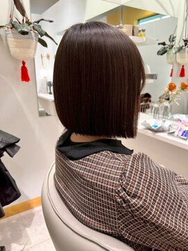 バイエイト(X８) ぱっつりボブ×ブリーチなしダブルカラー