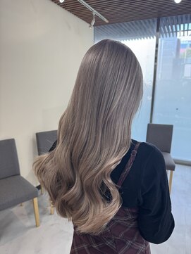 ブリッツレボルト(BLITZ R EVOLUT) 2回ブリーチ！ホワイトグレージュ！