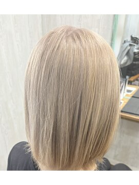 【派手髪でおしゃれに】暖色ミルクティーベージュ