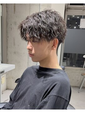 ハイプ(HYPE) フェザーパーマ/センターパート/シャドウパーマ/眉毛